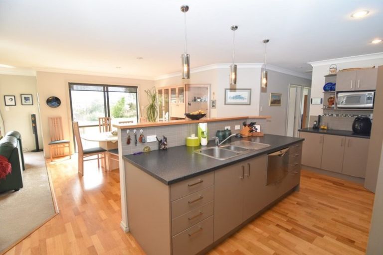 Photo of property in 19 Carrington Drive, Carterton, 5713