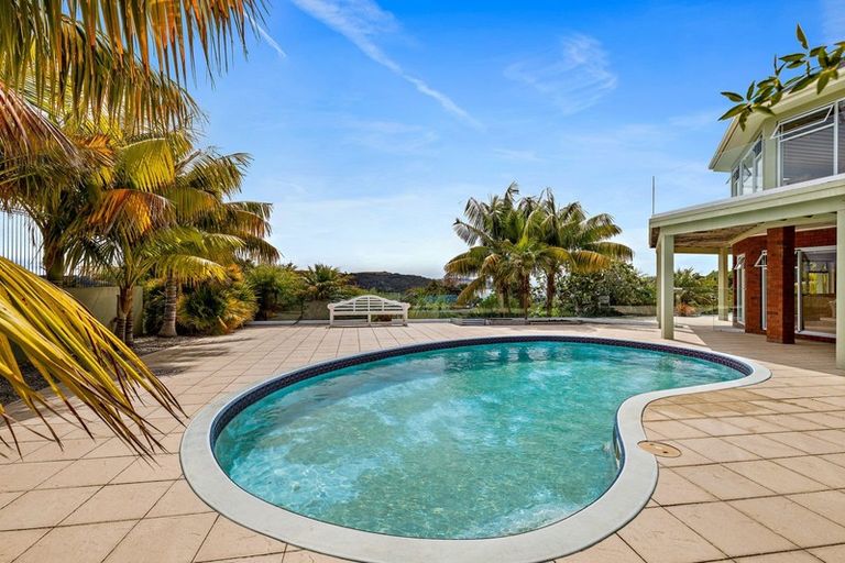 Photo of property in 19 Puriri Place, Sandspit, Warkworth, 0982