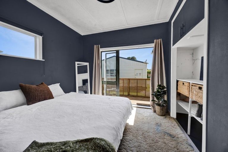 Photo of property in 18 Cumming Street, Okato, 4335