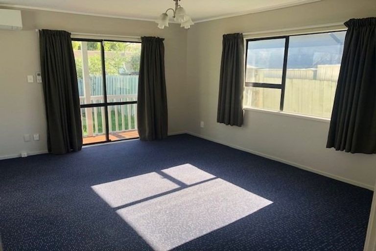 Photo of property in 15a Secretariat Place, Randwick Park, Auckland, 2105