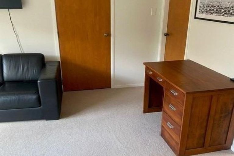 Photo of property in 14 Shaldon Crescent, Blagdon, New Plymouth, 4310