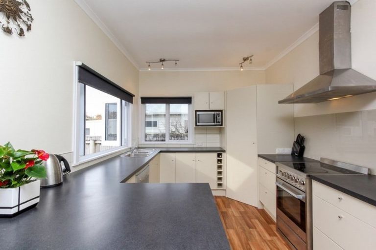 Photo of property in 5 Atiawa Street, Glen Avon, New Plymouth, 4312