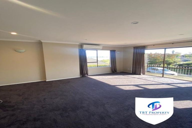 Photo of property in 40 St Annes Crescent, Wattle Downs, Auckland, 2103