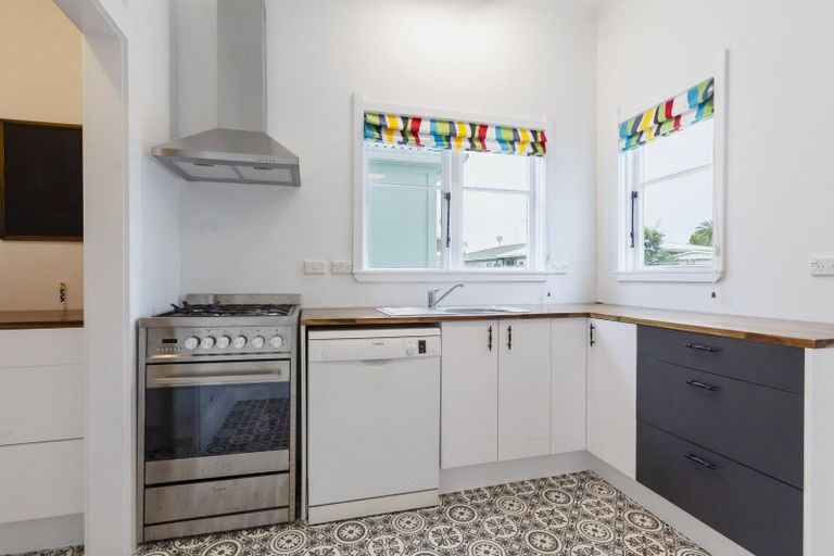 Photo of property in 1 Mcgrath Street, Napier South, Napier, 4110