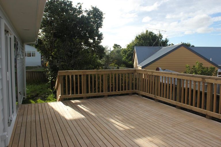 Photo of property in 10 Fordham Street, Beach Haven, Auckland, 0626