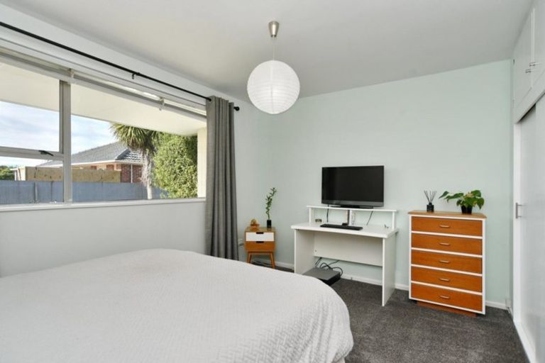 Photo of property in 3/90 Springs Road, Hornby, Christchurch, 8042
