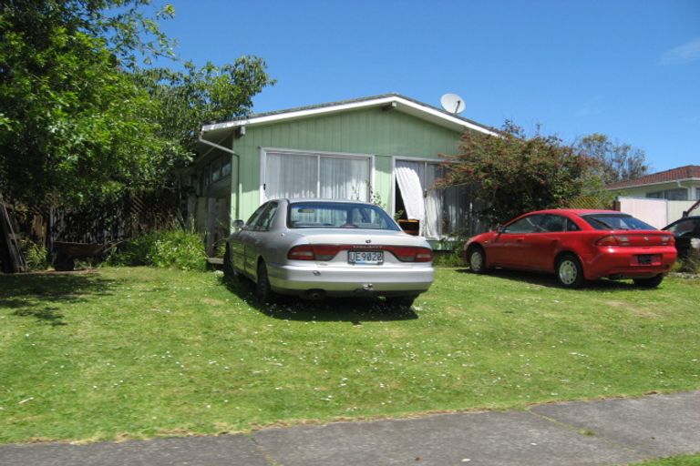 Photo of property in 8 Desford Place, Mangere, Auckland, 2022