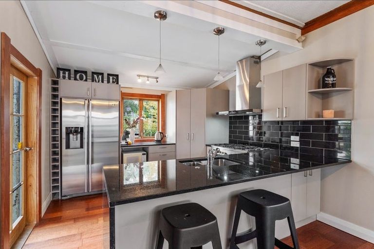 Photo of property in 6 Heath Grove, Waiwhetu, Lower Hutt, 5010