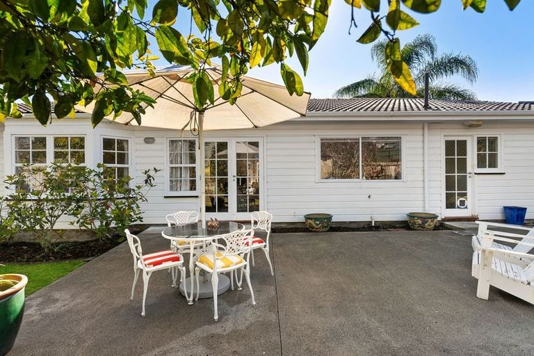 Photo of property in 6 Adonis Place, Half Moon Bay, Auckland, 2012
