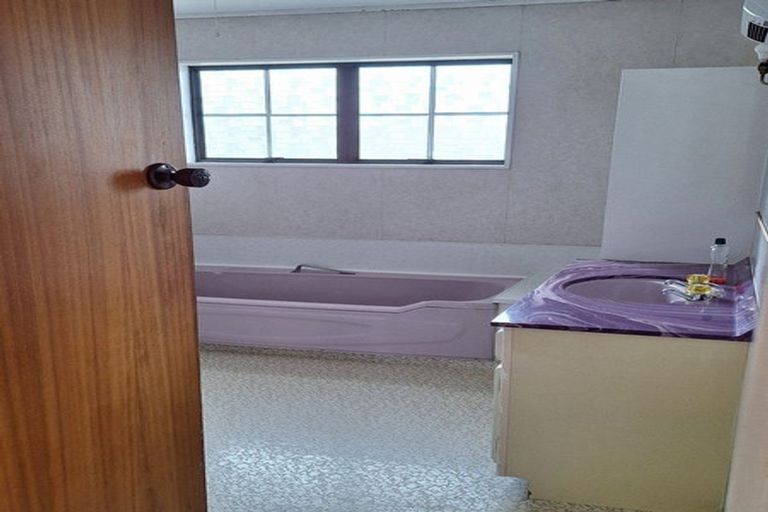 Photo of property in 11 Chartwell Drive, Eltham, 4322