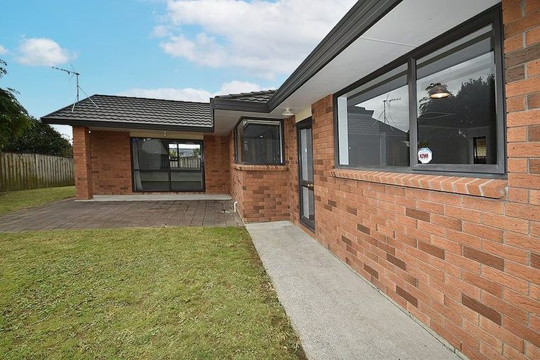 Photo of property in 10 Killeen Place, Flat Bush, Auckland, 2019