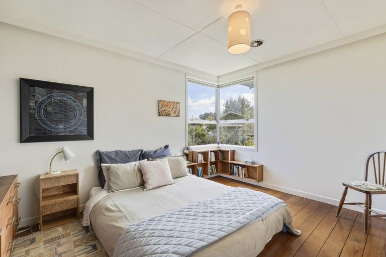 Photo of property in 5 Harris Street, Waitara, 4320