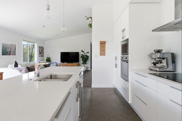 Photo of property in 42 Butterworth Crescent, Papamoa Beach, Papamoa, 3118