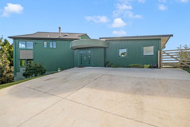 Photo of property in 1559 Pataua Road North, Pataua North, Whangarei, 0175