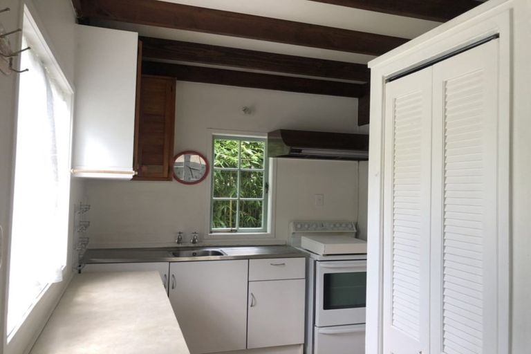 Photo of property in 1/8 Abbeygate Street, Birkdale, Auckland, 0626