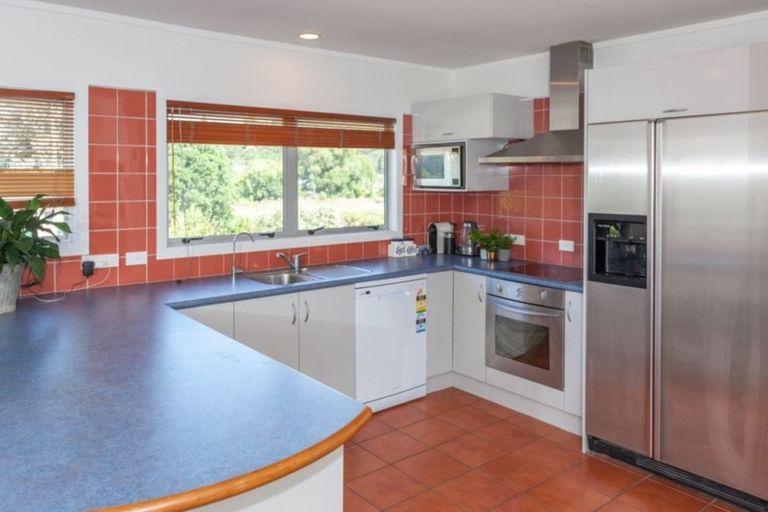Photo of property in 18 Riverview Road, Cooks Beach, Whitianga, 3591