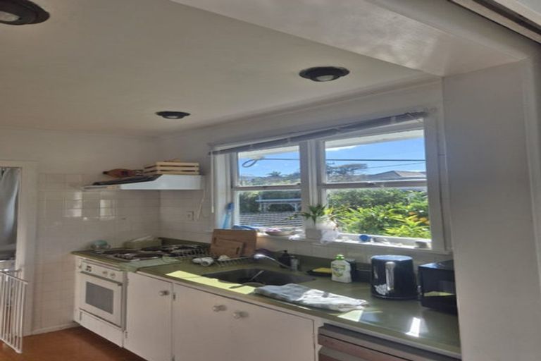 Photo of property in 24 Palmerston Road, Birkenhead, Auckland, 0626