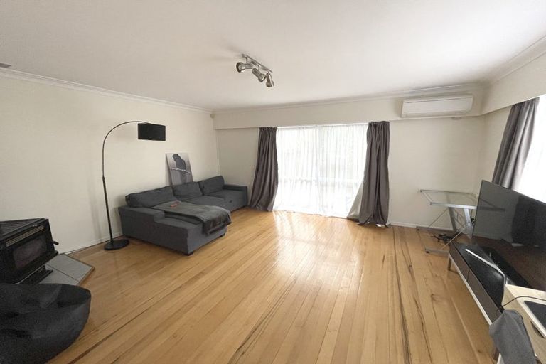 Photo of property in 42 Edgeworth Road, Glenfield, Auckland, 0629