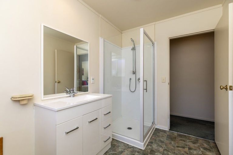 Photo of property in 22 Kowhai Grove, Raumati Beach, Paraparaumu, 5032