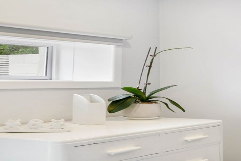 Photo of property in 1/15 Pemberton Avenue, Bayview, Auckland, 0629