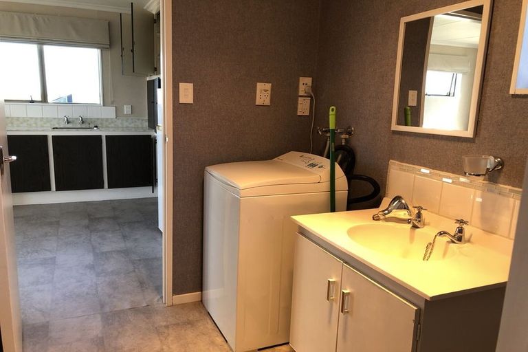 Photo of property in 16 Matai Place, Balclutha, 9230