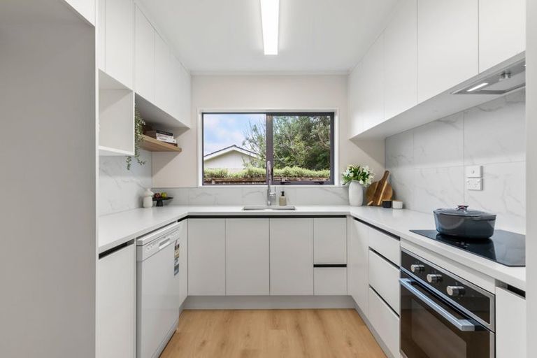 Photo of property in 710a Pakuranga Road, Howick, Auckland, 2010