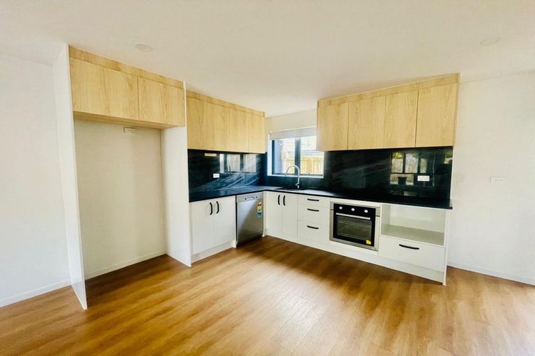 Photo of property in 10a Benton Place, Manurewa, Auckland, 2102