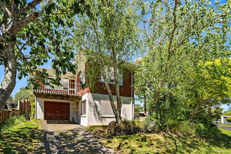 Photo of property in 37 Tampin Road, Hillpark, Auckland, 2102