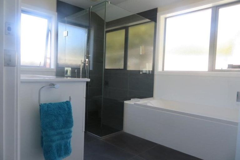 Photo of property in 27a Compton Crescent, Taita, Lower Hutt, 5011