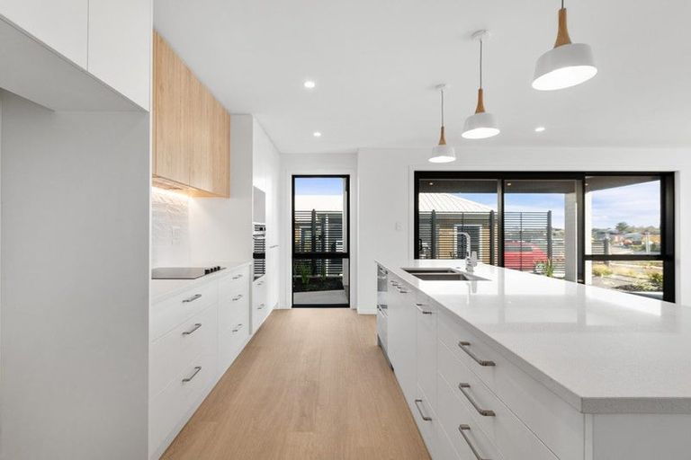 Photo of property in 6 Camellia Court, Palmerston North, 4414