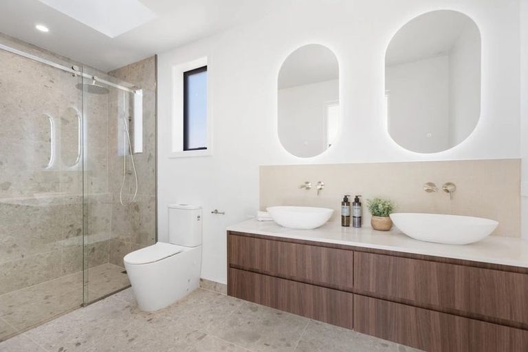 Photo of property in 14 Rubus Street, Wanaka, 9382