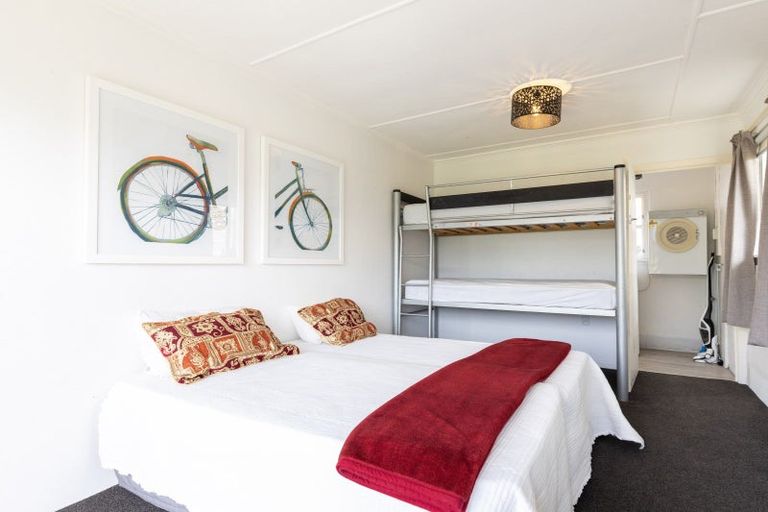 Photo of property in 100 Eighth Avenue, Urenui, 4377