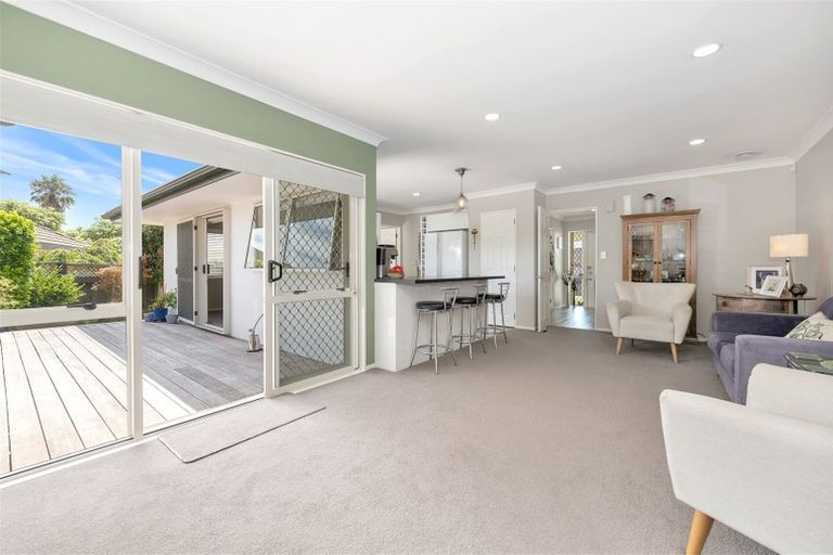 Photo of property in 11 Ballycullanie Place, Dannemora, Auckland, 2016