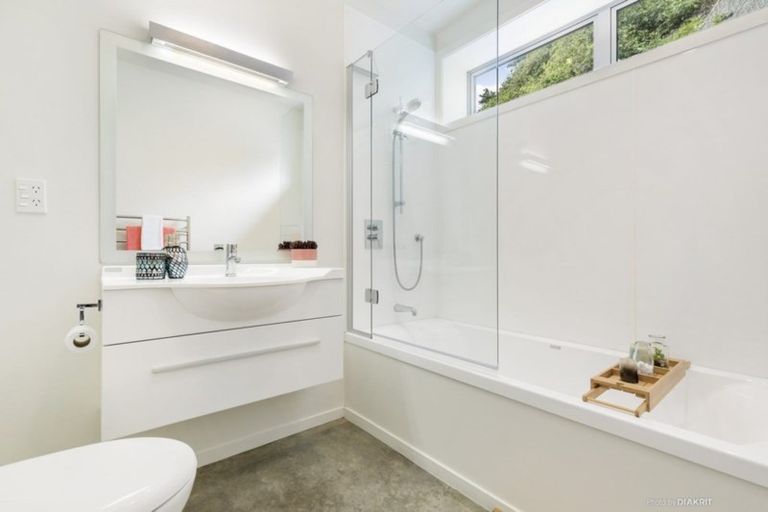 Photo of property in 528a Evans Bay Parade, Hataitai, Wellington, 6021