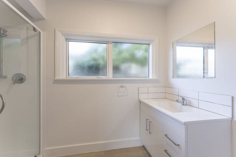 Photo of property in 1/43 Aorangi Road, Bryndwr, Christchurch, 8053