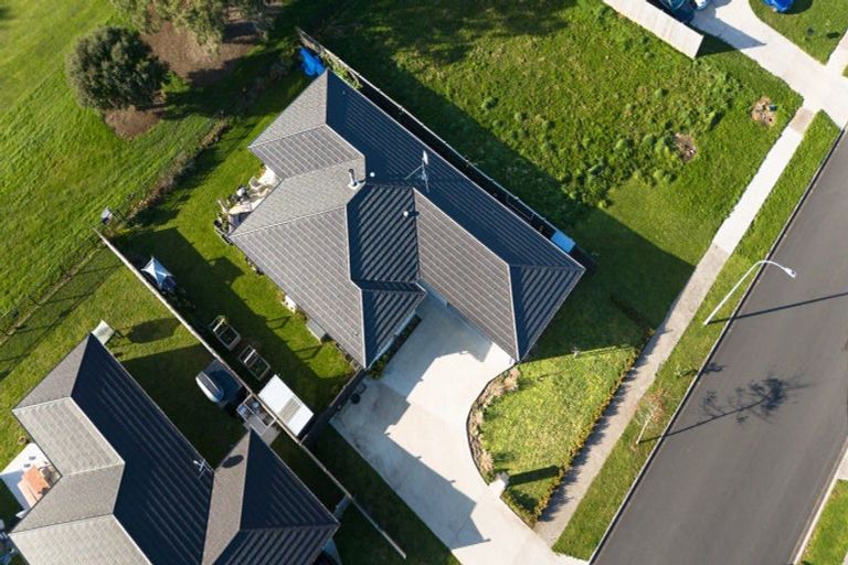 Photo of property in 73 Murray Ward Drive, Te Kauwhata, 3710
