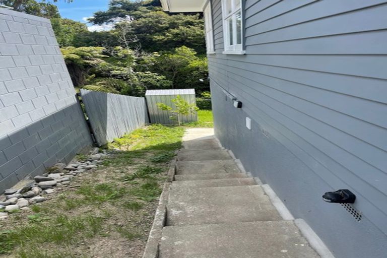 Photo of property in 48 Tiri Tiri Road, Birkdale, Auckland, 0626