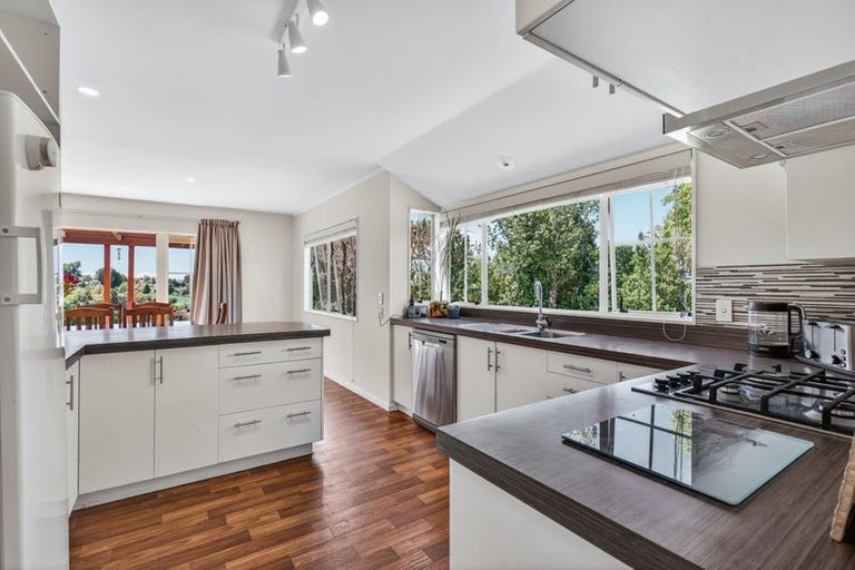 Photo of property in 30 Ramsay Drive, Acacia Bay, Taupo, 3385