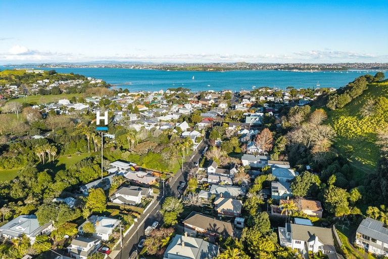 Photo of property in 58 Church Street, Devonport, Auckland, 0624