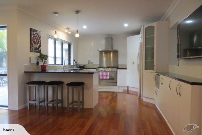 Photo of property in 96 Grovenor Drive, Orewa, 0931