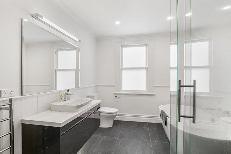 Photo of property in 154 Hinemoa Street, Birkenhead, Auckland, 0626