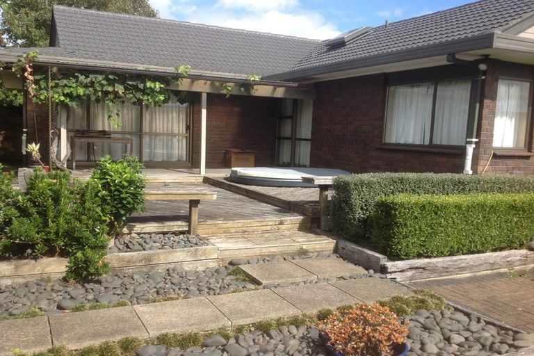 Photo of property in 118 Hutchinsons Road, Bucklands Beach, Auckland, 2014