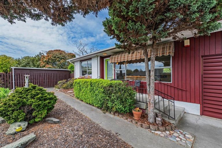 Photo of property in 2/242 Lake Terrace Road, Shirley, Christchurch, 8061