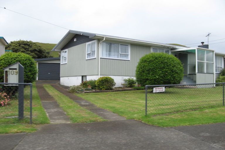 Photo of property in 111 Wallace Road, Mangere Bridge, Auckland, 2022