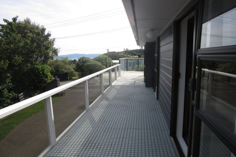 Photo of property in 2a Maungaraki Road, Korokoro, Lower Hutt, 5012