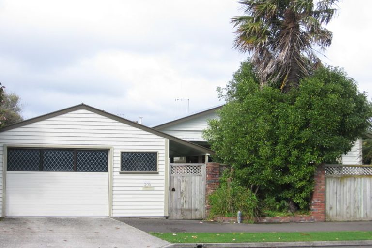 Photo of property in 200 Park Road, Hokowhitu, Palmerston North, 4410