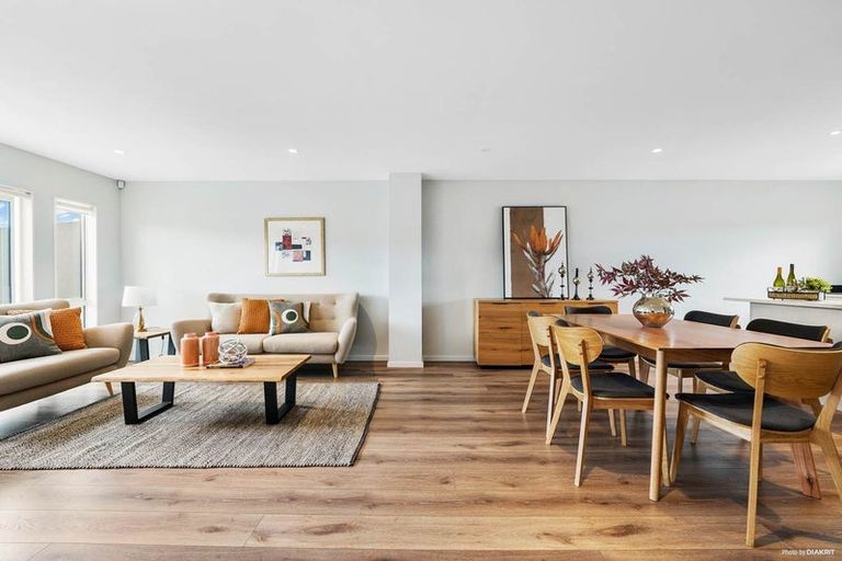 Photo of property in 87 Bordeaux Parade, Te Atatu South, Auckland, 0610