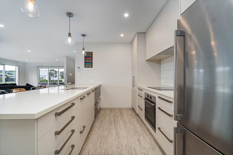 Photo of property in 37 Longreach Drive, Cooks Beach, Whitianga, 3591