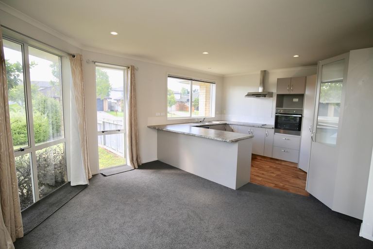 Photo of property in 21 Parkside Drive, Huntington, Hamilton, 3210