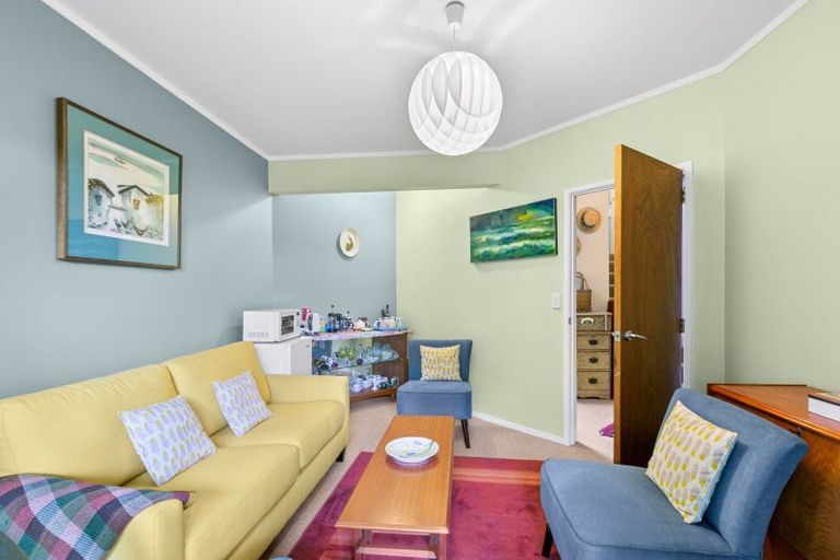 Photo of property in 108a Wairau Road, Oakura, 4314